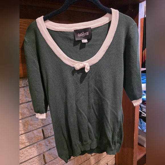 Collectif Forest Green Top with White Trim - Picture 2 of 6